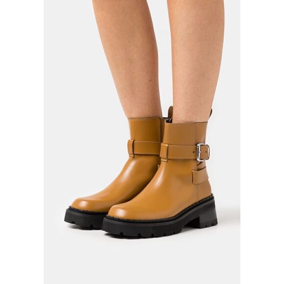 By Far Warner Peanut Butter Soft Semi boots Patent Leather39